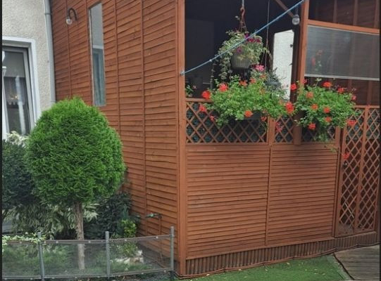 Dom /połowa  z ogrodem, garażem, piwnicą