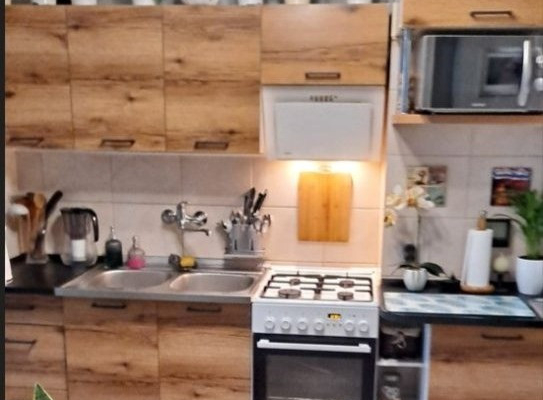 Dom /połowa  z ogrodem, garażem, piwnicą