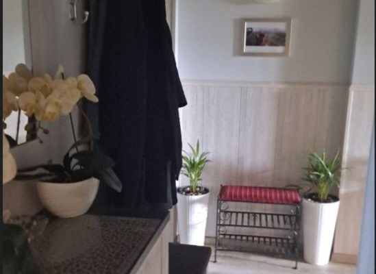 Dom /połowa  z ogrodem, garażem, piwnicą