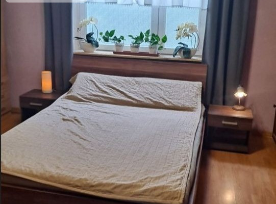 Dom /połowa  z ogrodem, garażem, piwnicą