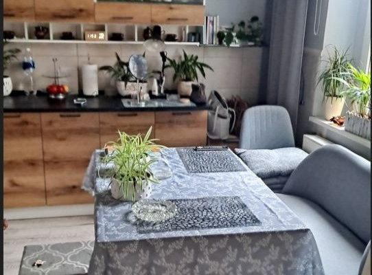 Dom /połowa  z ogrodem, garażem, piwnicą