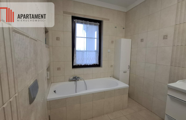 Komfortowy dom z klimatyzacją w dobrej lokalizacji