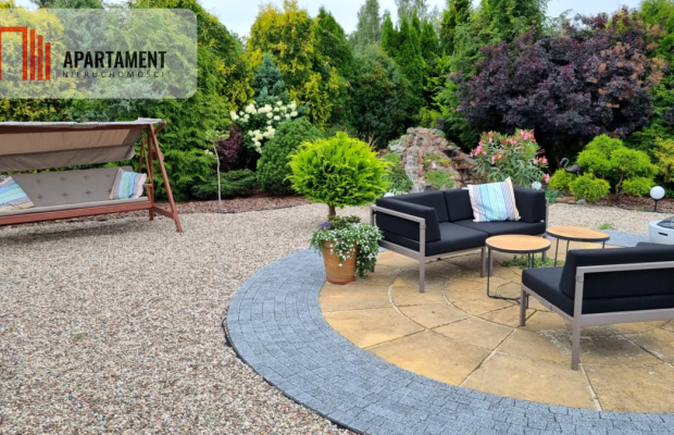 Wspaniała Nieruchomość z Urokliwym Ogrodem!