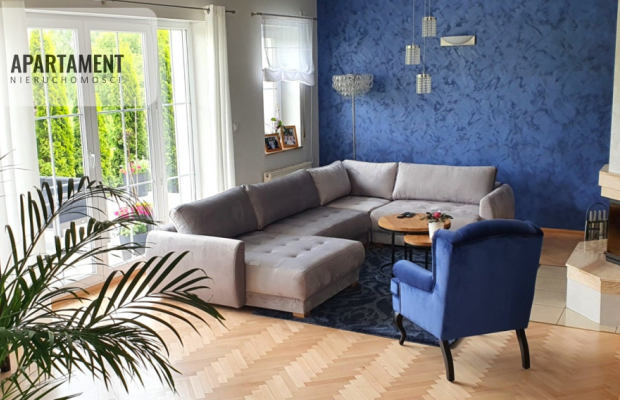 Wspaniała Nieruchomość z Urokliwym Ogrodem!