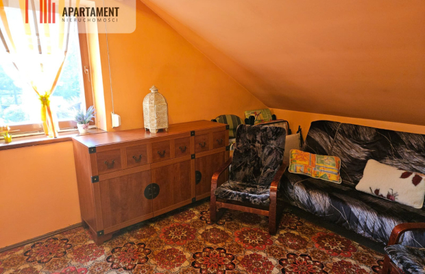 Ładny dom w lesie  blisko jeziora