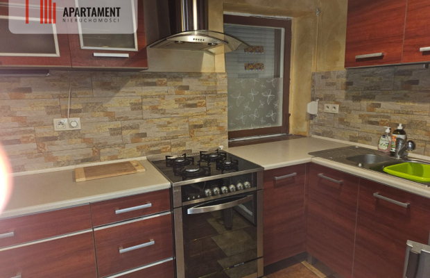 Ładny dom w lesie  blisko jeziora