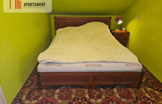 Ładny dom w lesie  blisko jeziora