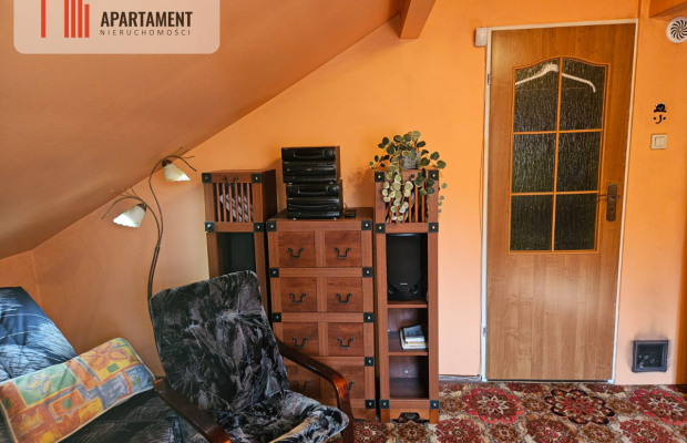 Ładny dom w lesie  blisko jeziora