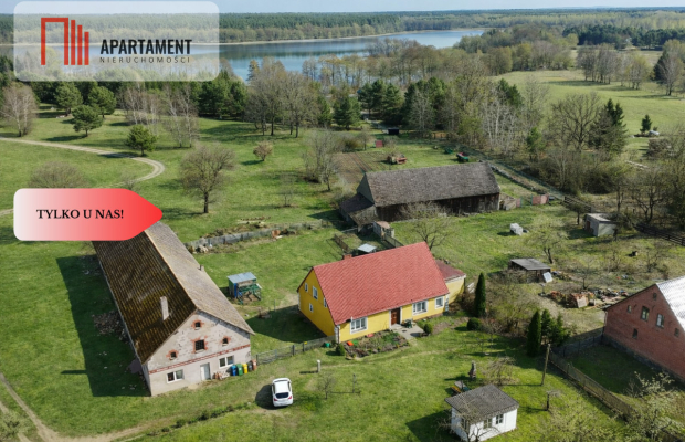 Siedlisko w sąsiedztwie jeziora i lasu