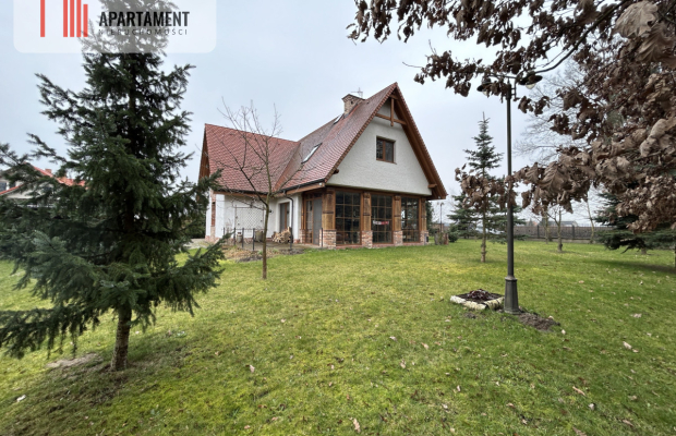 DOM PRZY LESIE/ GMINA DOBRCZ