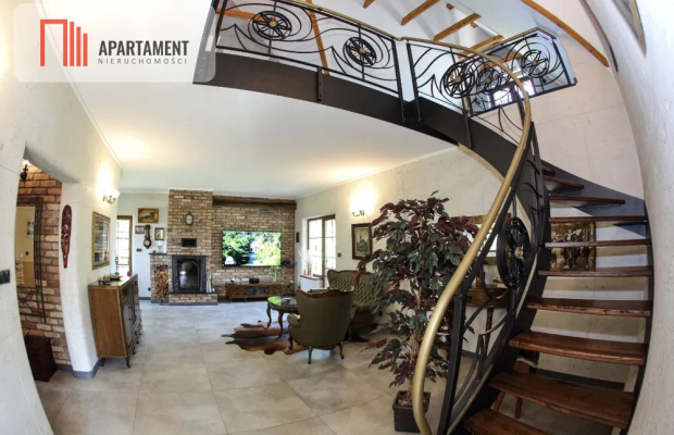 DOM PRZY LESIE/ GMINA DOBRCZ