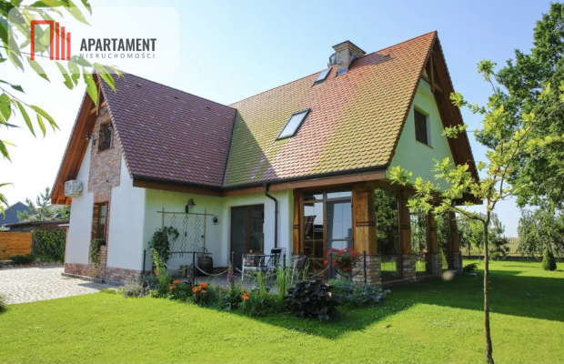 DOM PRZY LESIE/ GMINA DOBRCZ