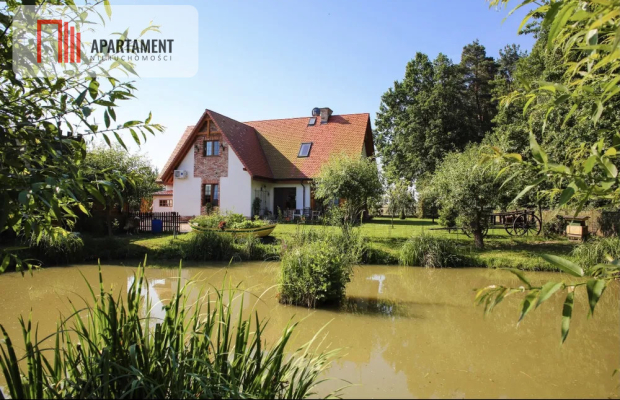 DOM PRZY LESIE/ GMINA DOBRCZ