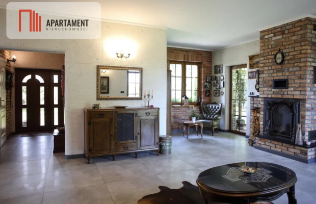 DOM PRZY LESIE/ GMINA DOBRCZ