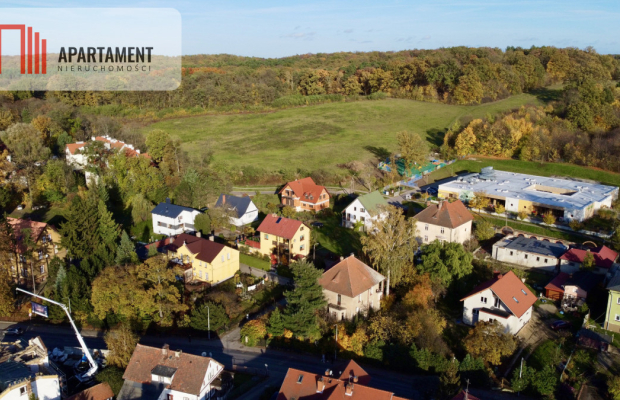 DOM DLA RODZINY | STAN SUROWY, ZAMKNIĘTY | CENTRUM