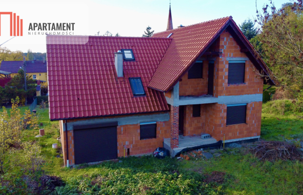 DOM DLA RODZINY | STAN SUROWY, ZAMKNIĘTY | CENTRUM