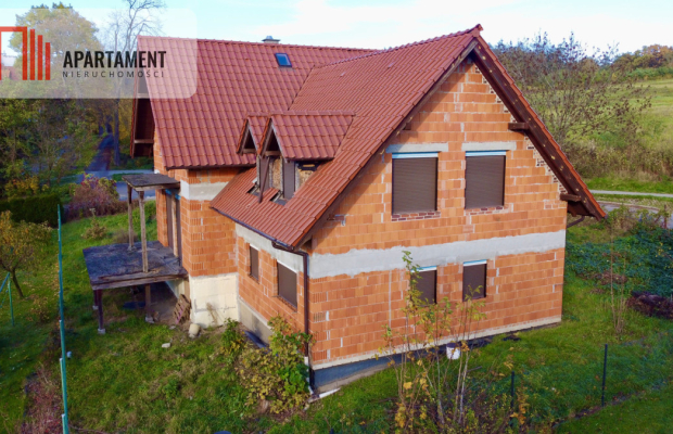 DOM DLA RODZINY | STAN SUROWY, ZAMKNIĘTY | CENTRUM