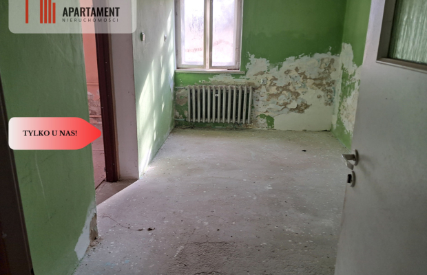 Dom na wsi do własnej aranżacji na dużej działce.