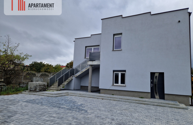 Dom z widokiem na jezioro - 3 odrębne mieszkania