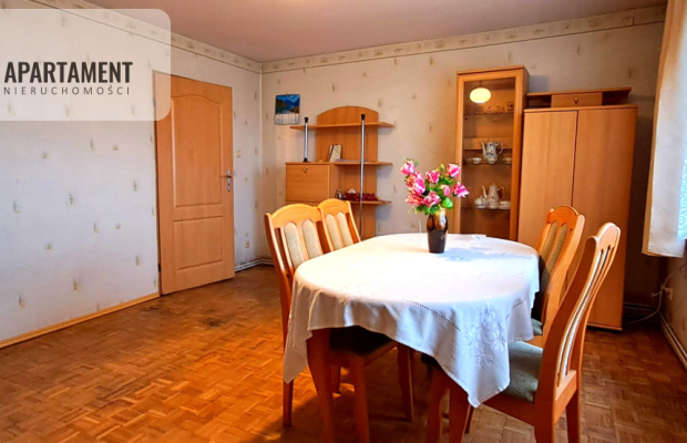 Piętro domu z ogrodem