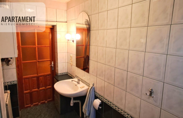 Piętro domu z ogrodem