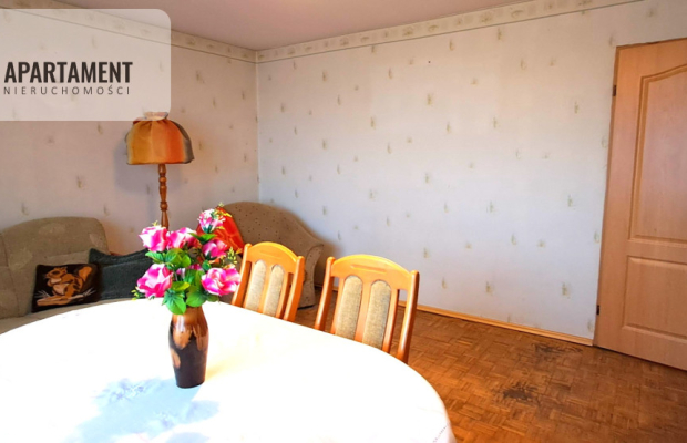 Piętro domu z ogrodem