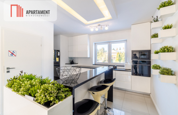 Komfortowy przestronny dom-wysoki standard