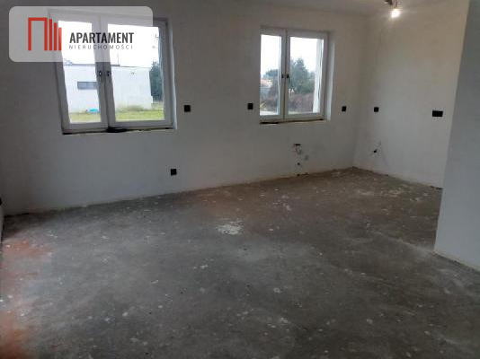 Nowy dom w dobrej lokalizacji