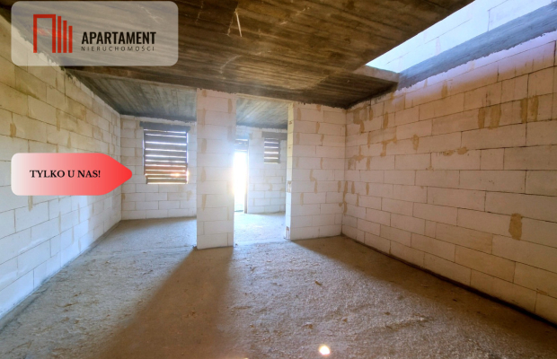 Budynek mieszkalny z domkami rekreacyjnymi.