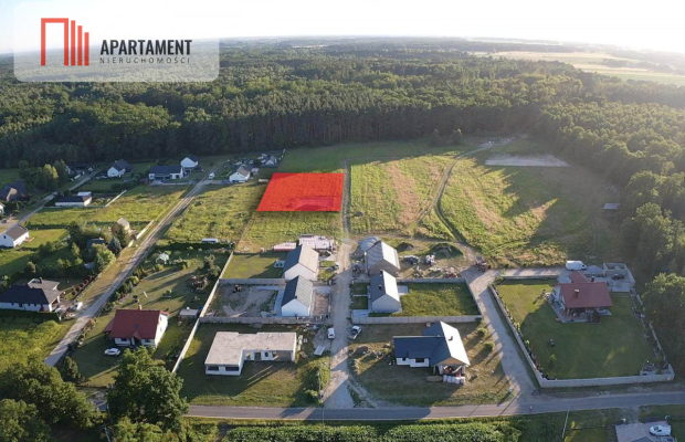 Kameralne osiedle – 8 domów z ogródkami i 2 m.p.