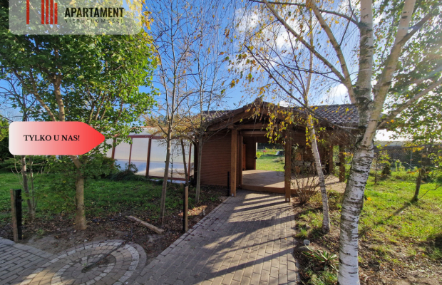 Przestronny dom na dużej działce z basenem...