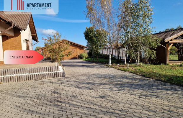 Przestronny dom na dużej działce z basenem...