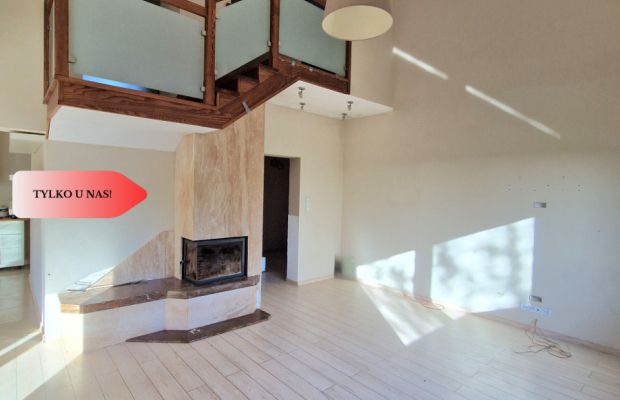 Przestronny dom na dużej działce z basenem...