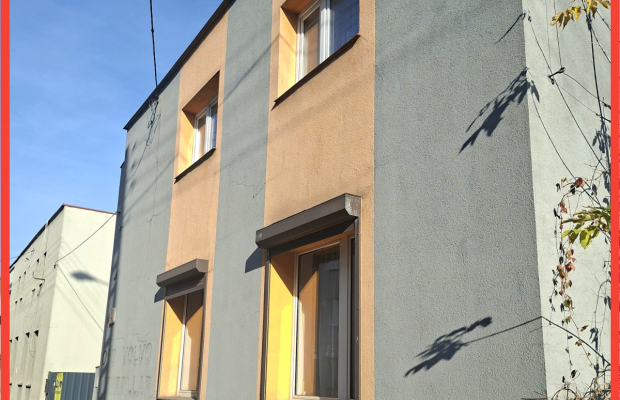 Dom wolnostojący w doskonałej lokalizacj