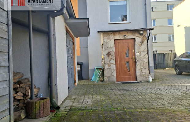 Dom wolnostojący w doskonałej lokalizacj