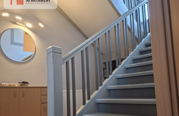 Dom wolnostojący w doskonałej lokalizacj