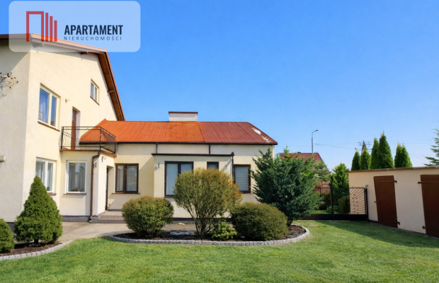 Kikół – bliźniak i garaż na dużej działce.