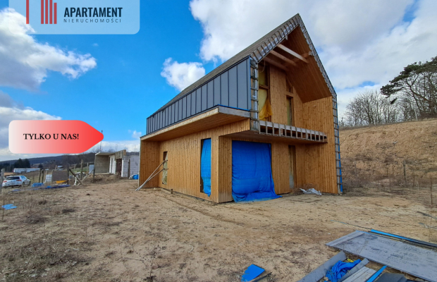 DOM NA WZGÓRZU W TRAKCIE BUDOWY