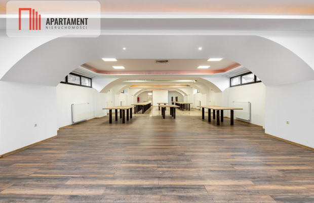 Dom z salą bankietową z widokiem na Jezioro