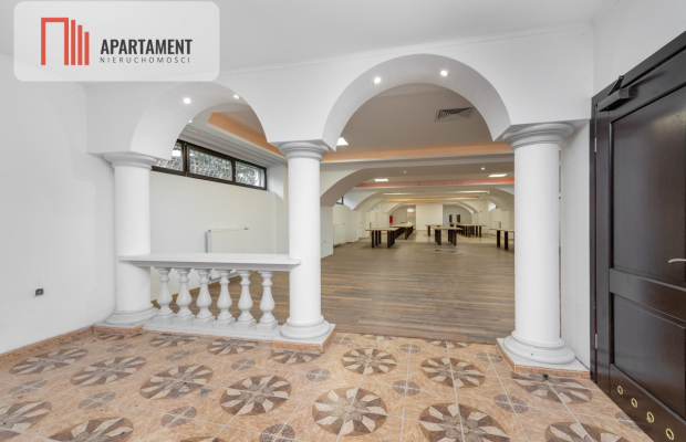 Dom z salą bankietową z widokiem na Jezioro