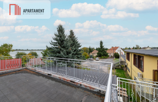 Dom z salą bankietową z widokiem na Jezioro