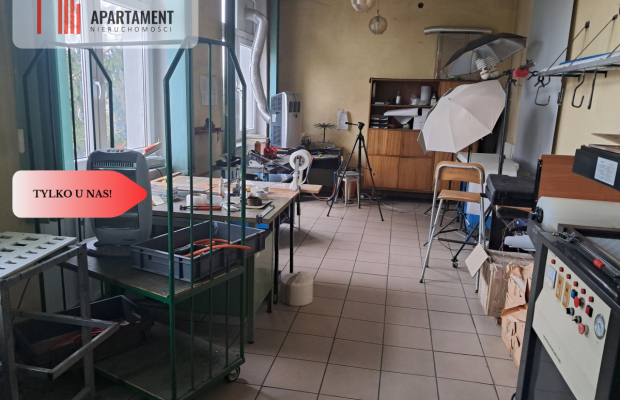 Lokal użytkowy z potencjałem w centrum Wąsosza!