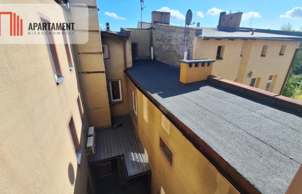 Budynek biurowo- administracyjny! Duży potencjał!