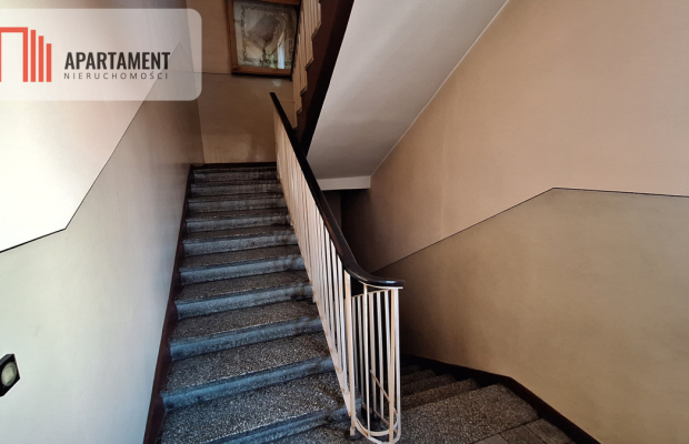 Budynek biurowo- administracyjny! Duży potencjał!