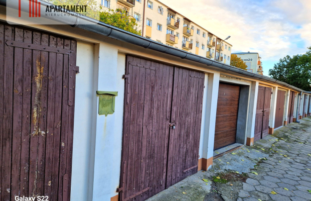 Garaż murowany, ocieplony, prąd,  kanał