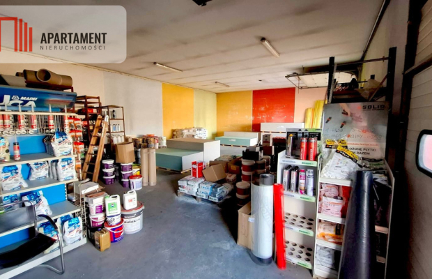 Hala z biurami, placem i mieszkaniem na piętrze