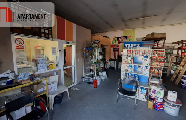 Hala z biurami, placem i mieszkaniem na piętrze