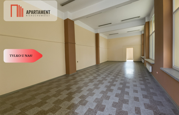 Duży lokal handlowo - usługowy, magazyn.