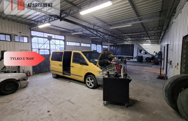 Magazyn z warsztatem samochodowym