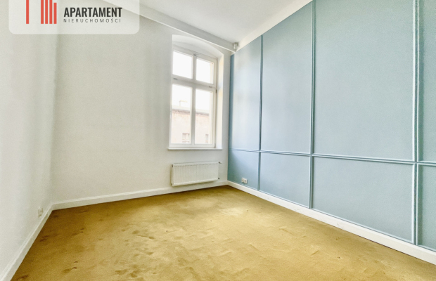 centrum, odrestaurowana kamienica, 1 piętro